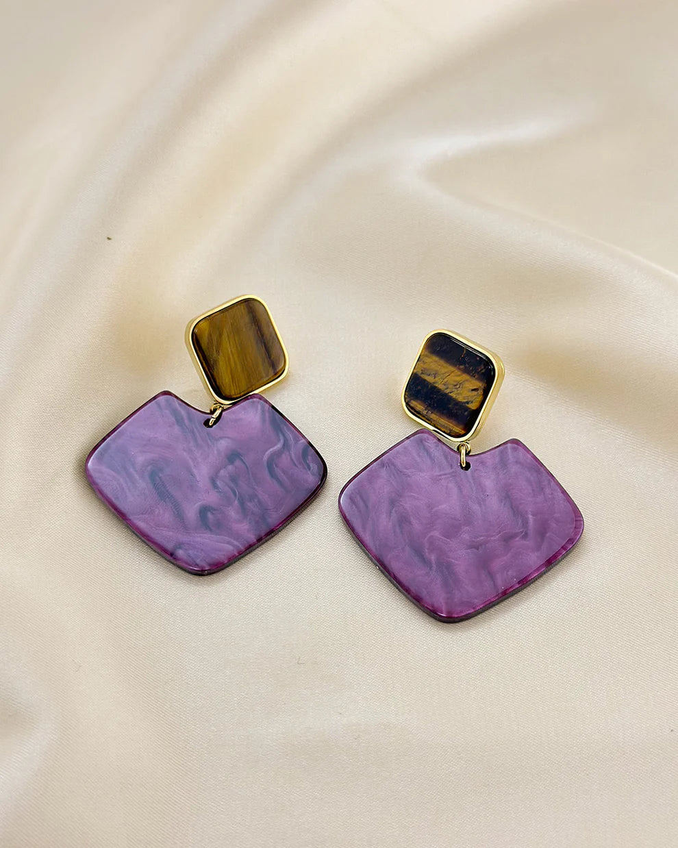 Boucles d'Oreilles Dorées Double Plaques Losanges Œil de Tigre Et Violet
