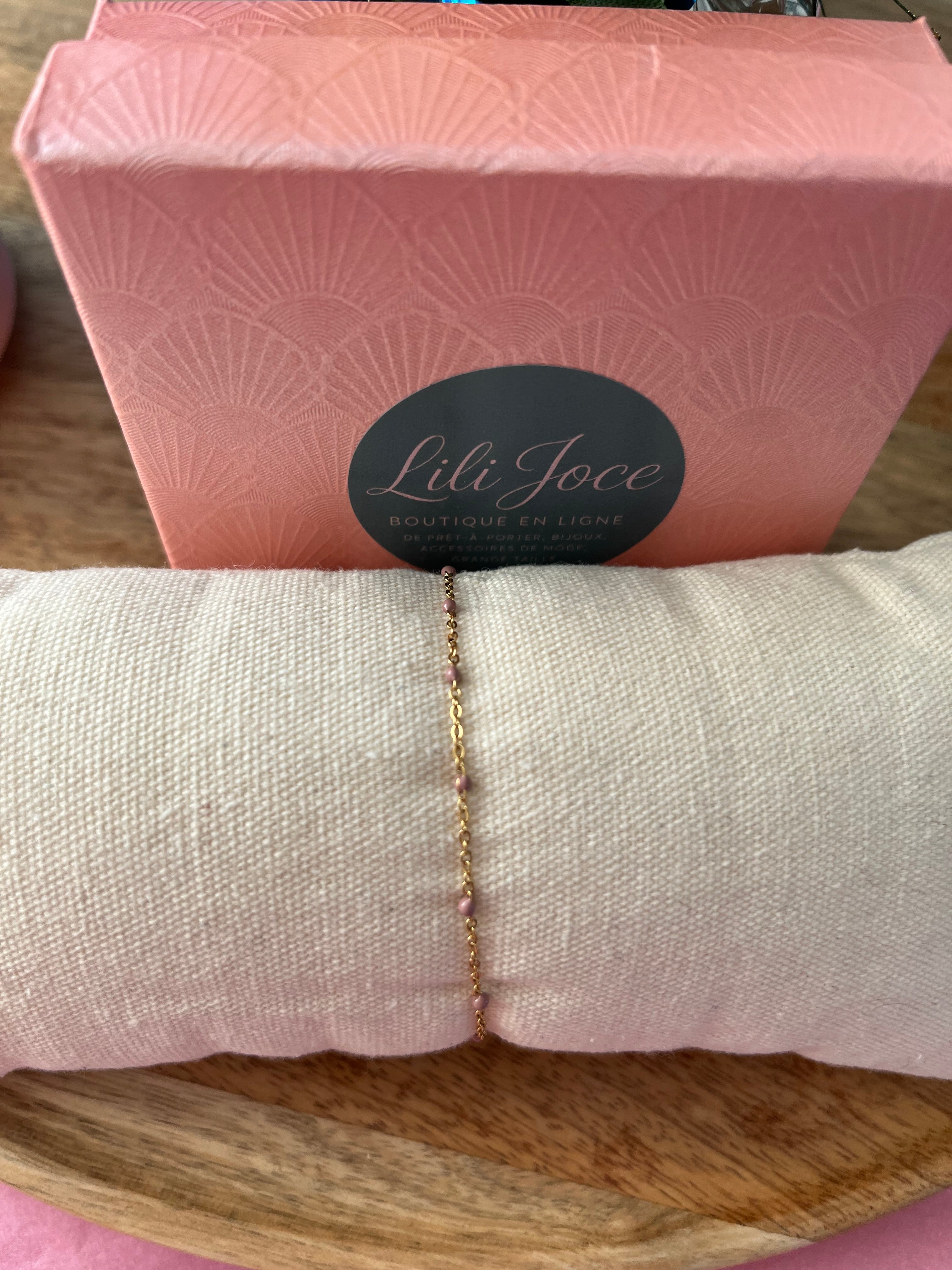 Bracelet fin en or et rhodonite – Douceur et harmonie