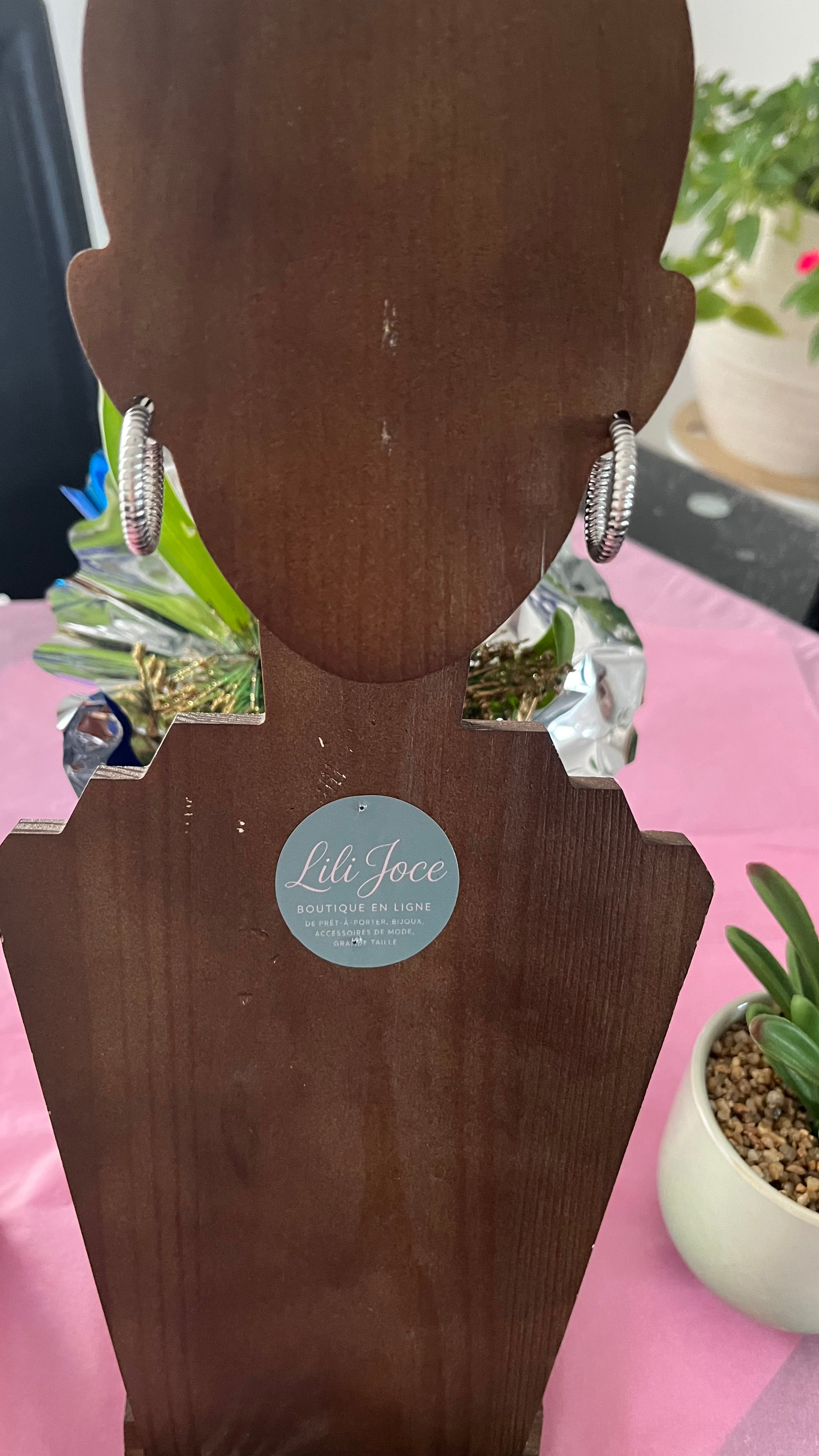 Boucles d'Oreilles Argentées Créoles Ouvertes Chenilles