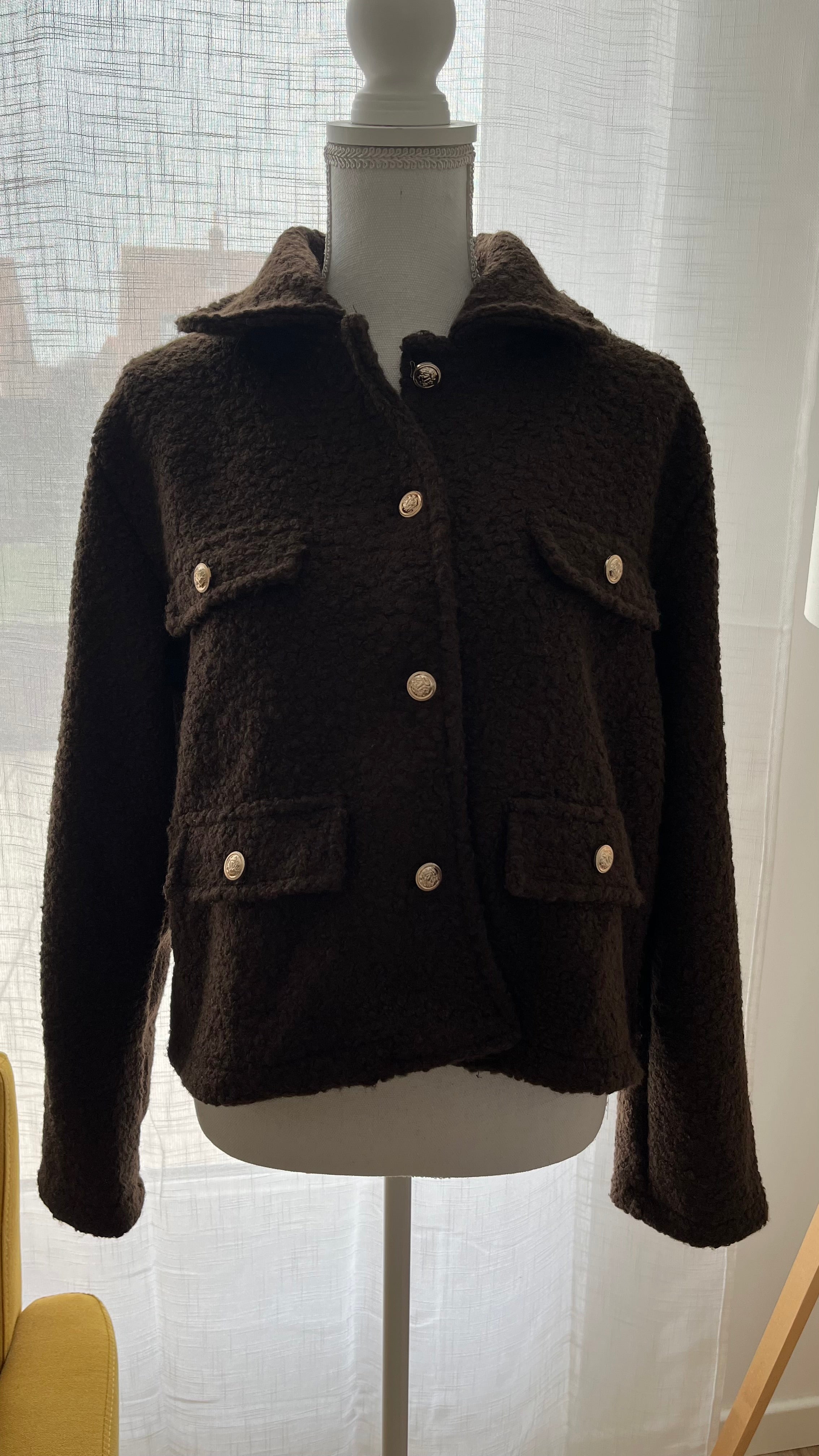 Veste en bouclettes à boutons dorés Taille unique