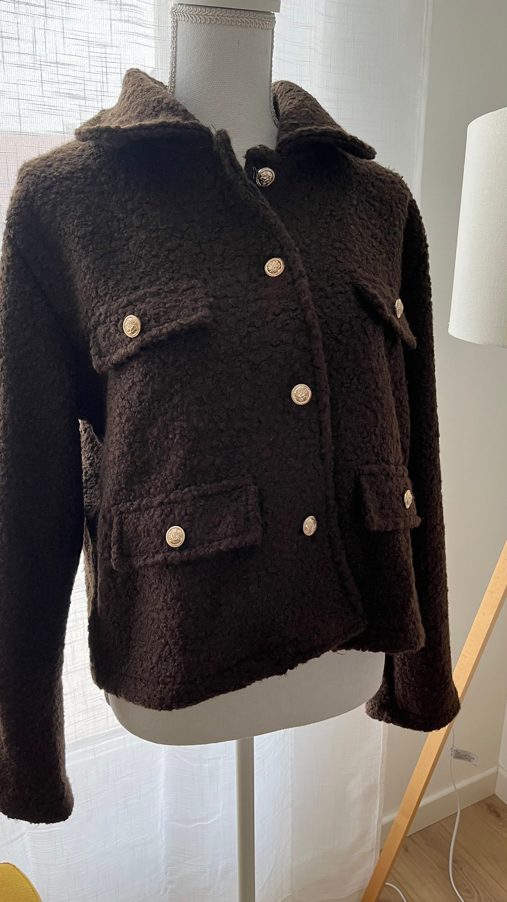 Veste en bouclettes à boutons dorés Taille unique