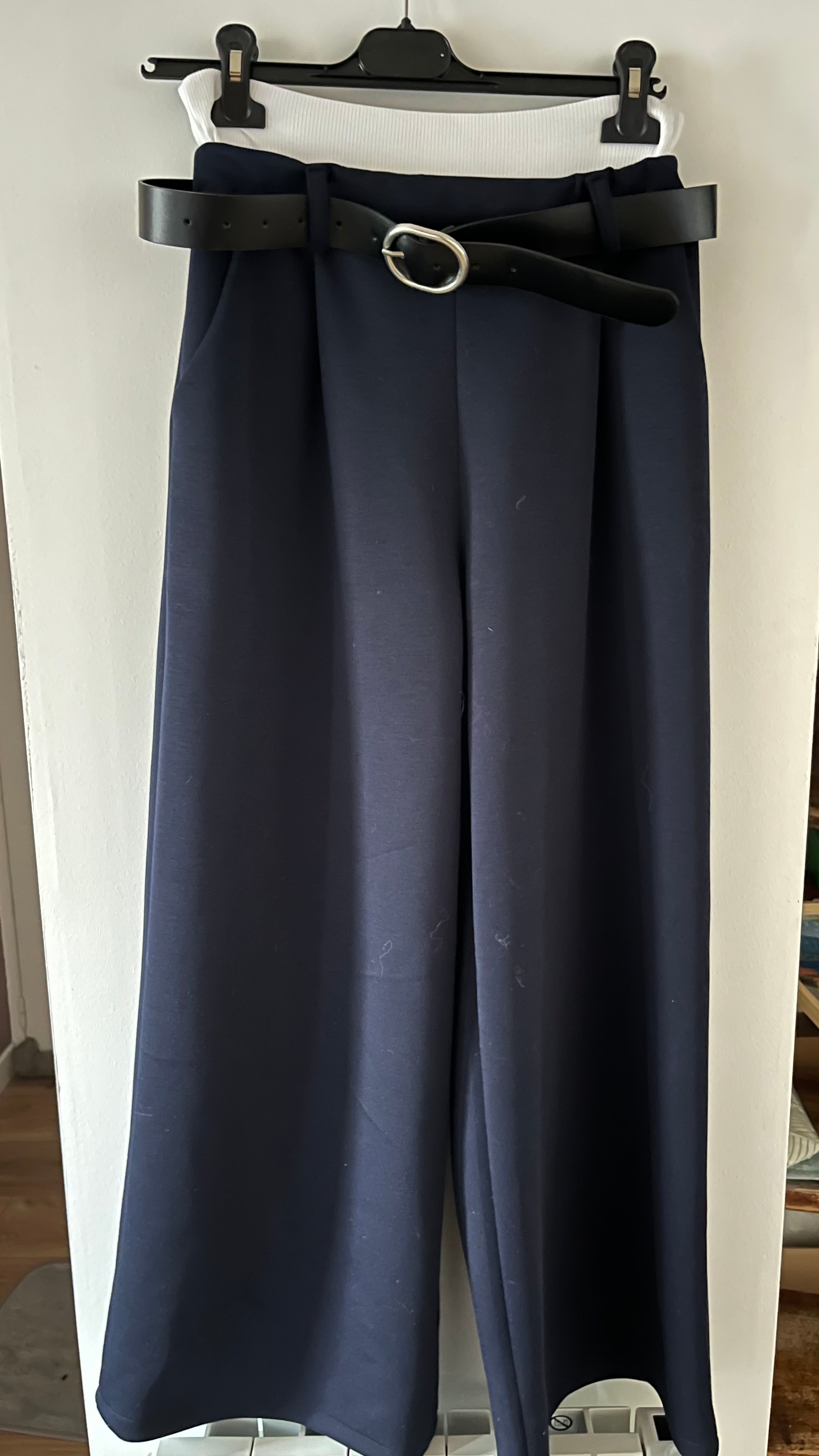 Pantalon Ceinture et bande blanches Marine