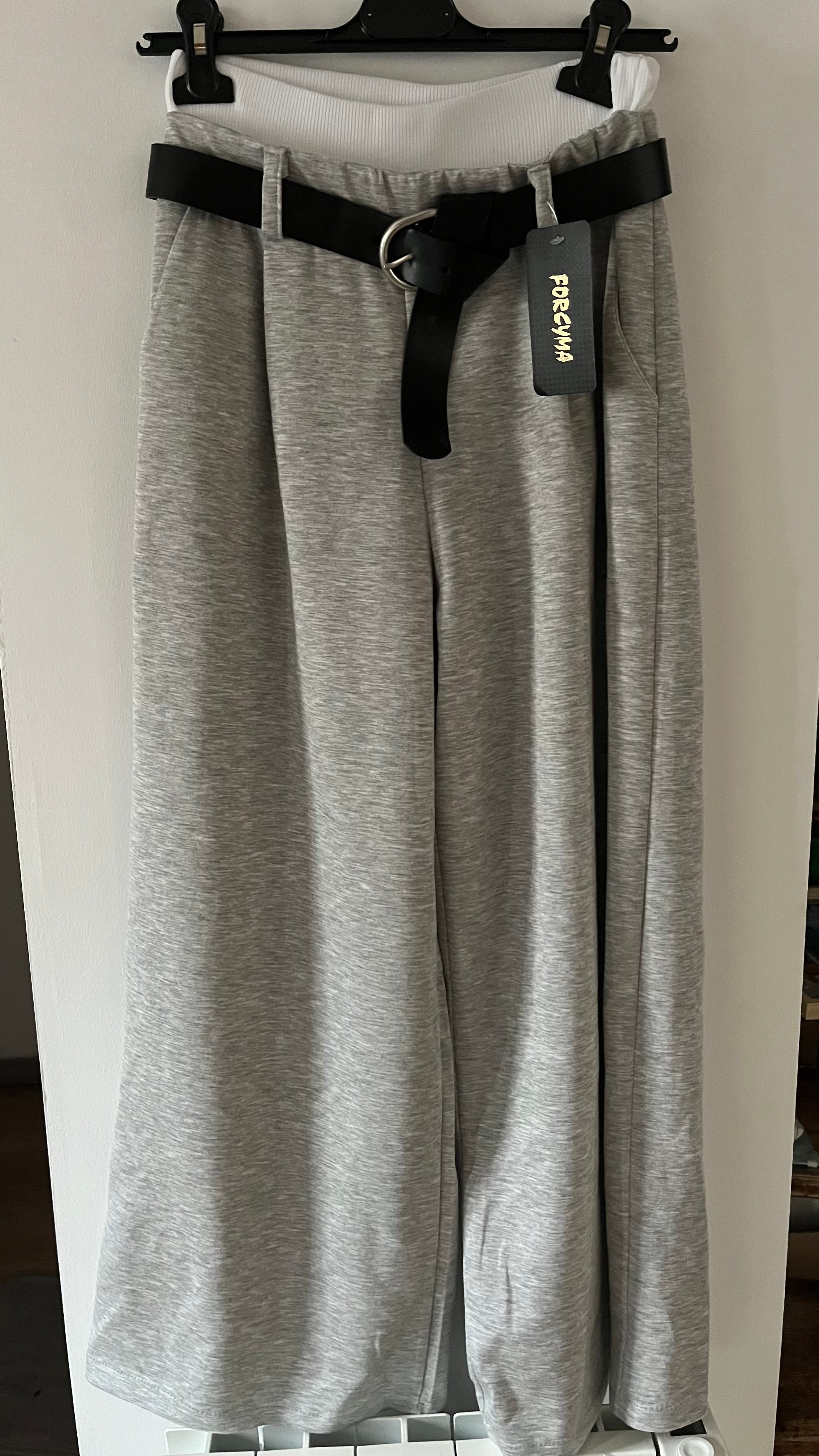 Pantalon avec ceinture et bande blanche Gris Chiné