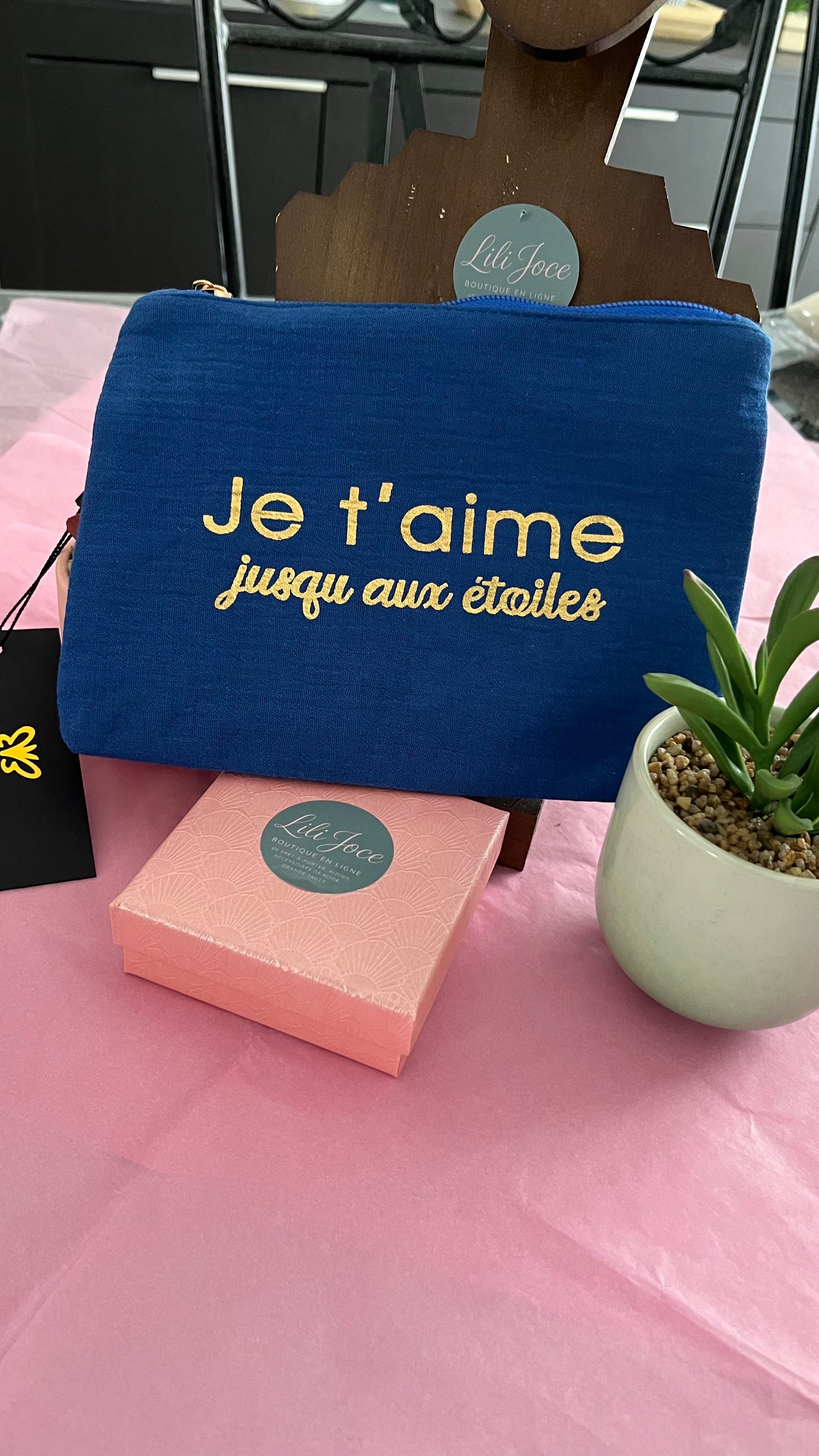 Pochette bleue "Je t'aime jusqu'aux étoiles"