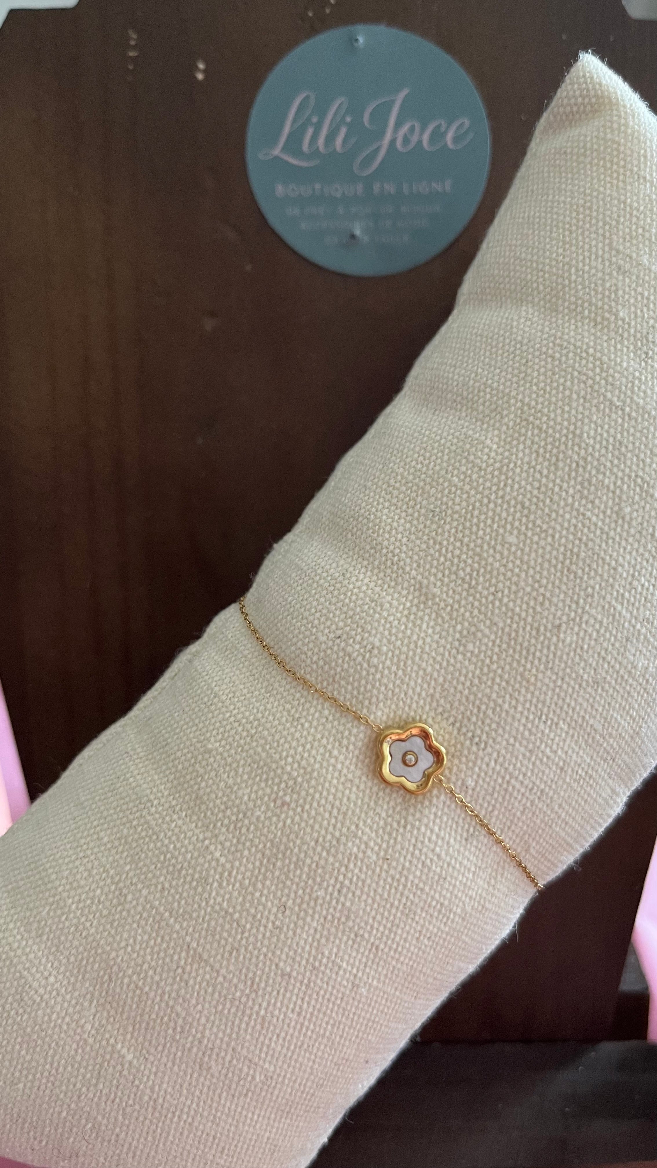 Bracelet avec nacre "Fleur"...