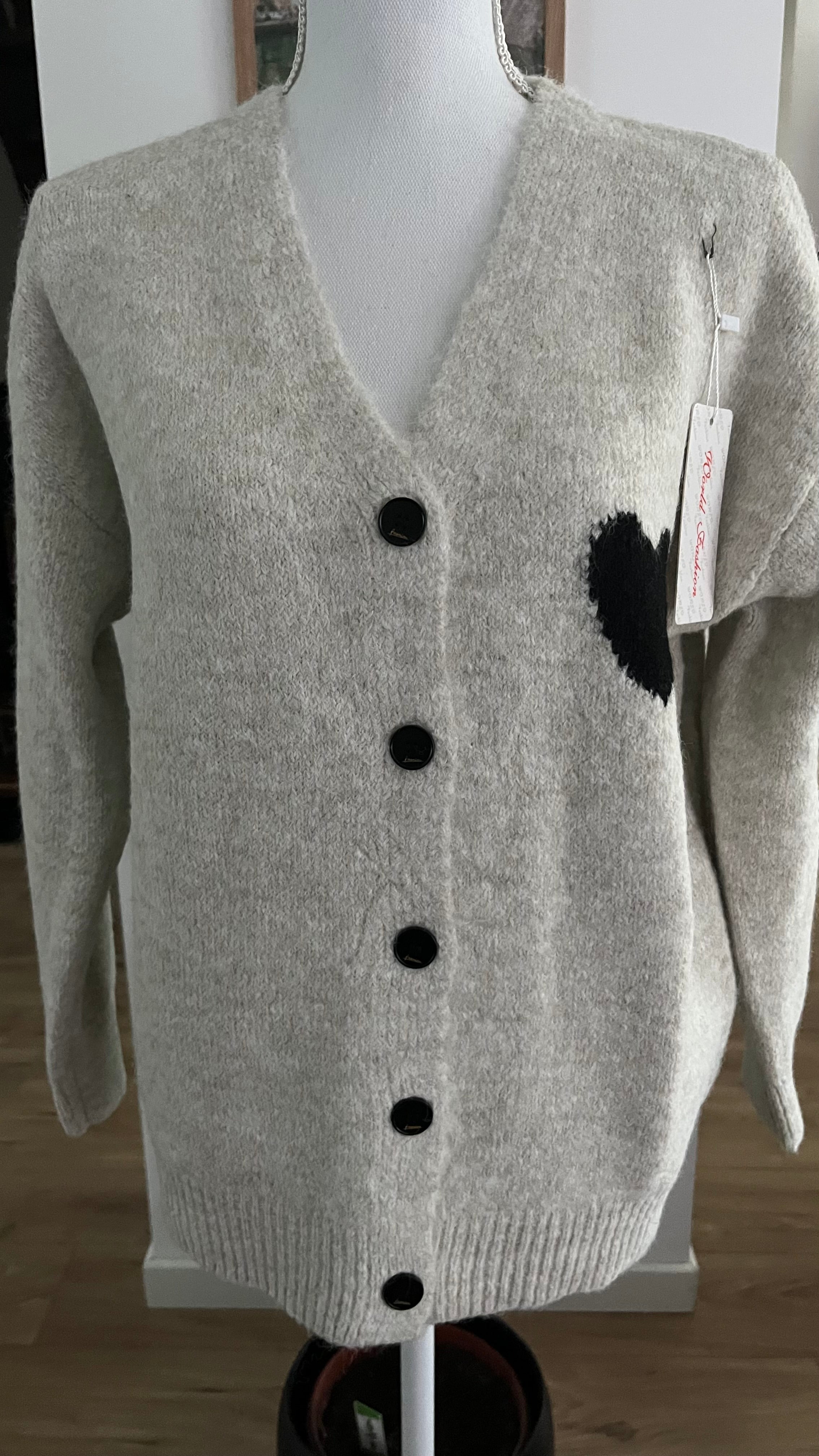 Cardigan en laine et matière recyclée avec cœur