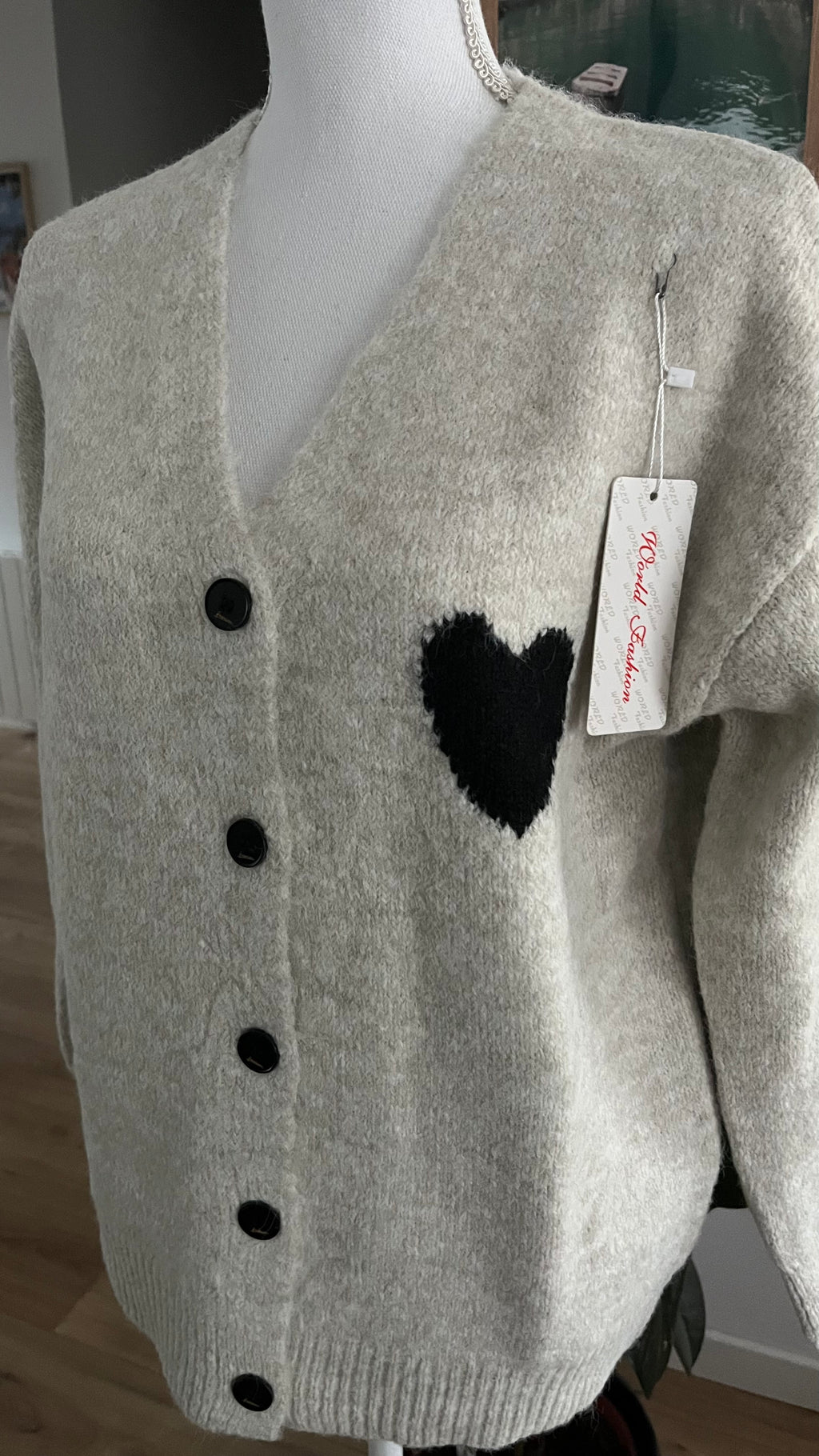 Cardigan en laine et matière recyclée avec cœur