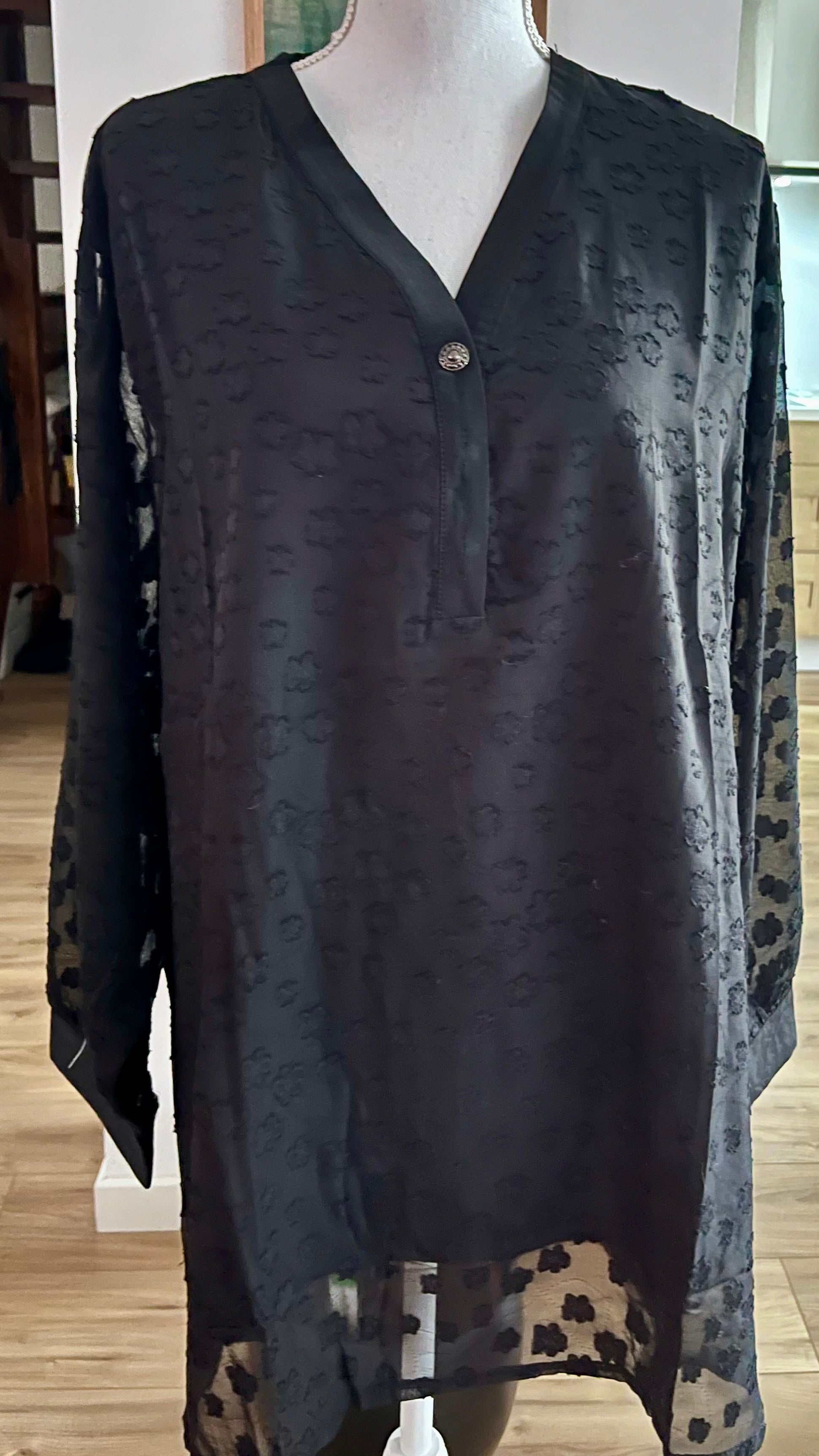 Blouse noire en voile