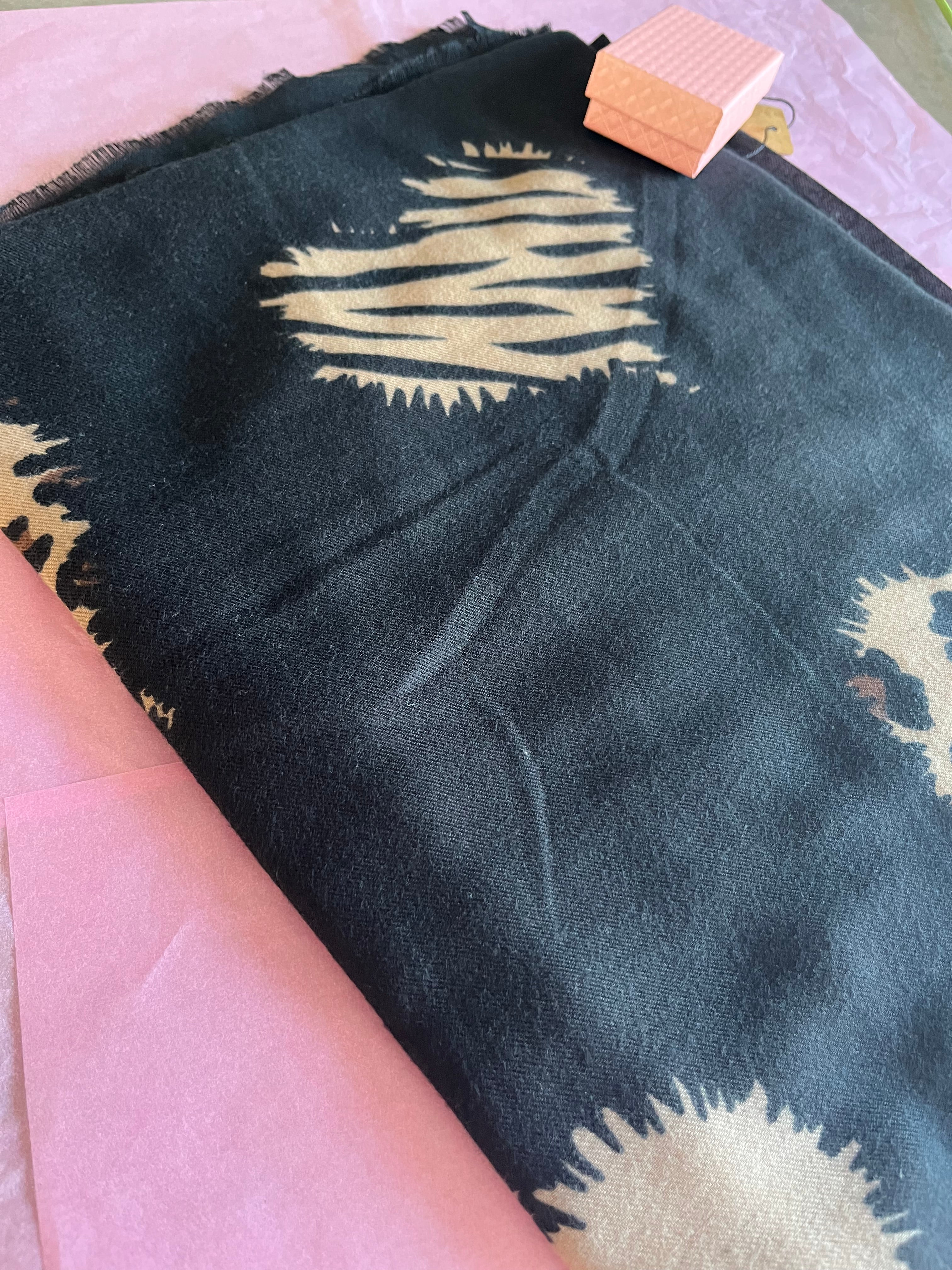 Echarpe Imprimé Cœurs Léopard